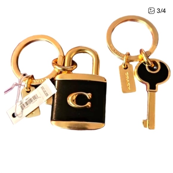 COACH Lock & Key Bag Charm Keychain key Rings valet C1679 Gold/Black NWT - Picture 1 of 15